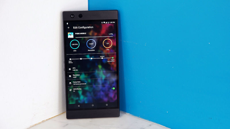 Las aplicaciones de Cortex te permiten ajustar cosas como la velocidad del reloj de la CPU, la resolución, el suavizado y más. Foto: Sam Rutherford (Gizmodo)